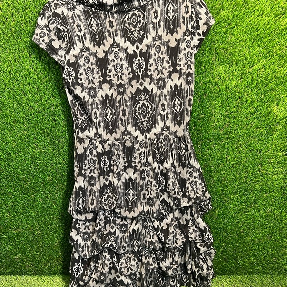 Dress - Picture 6 of 6